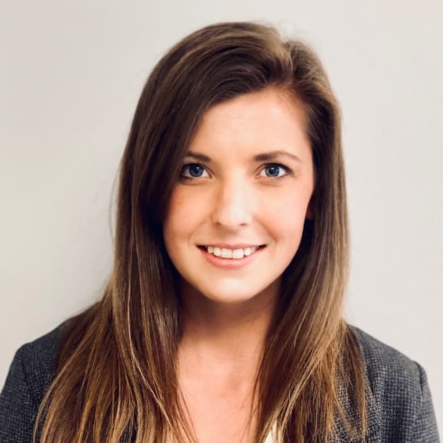 April Pawluk headshot